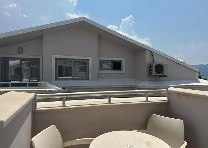 Defne Makri * פאטהיה